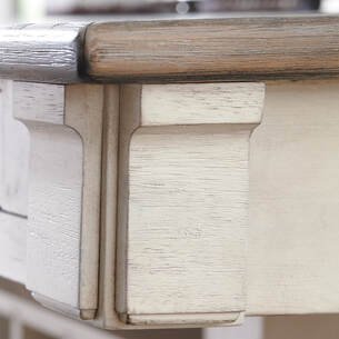 D647-32 Ashley 7PC Dining Set