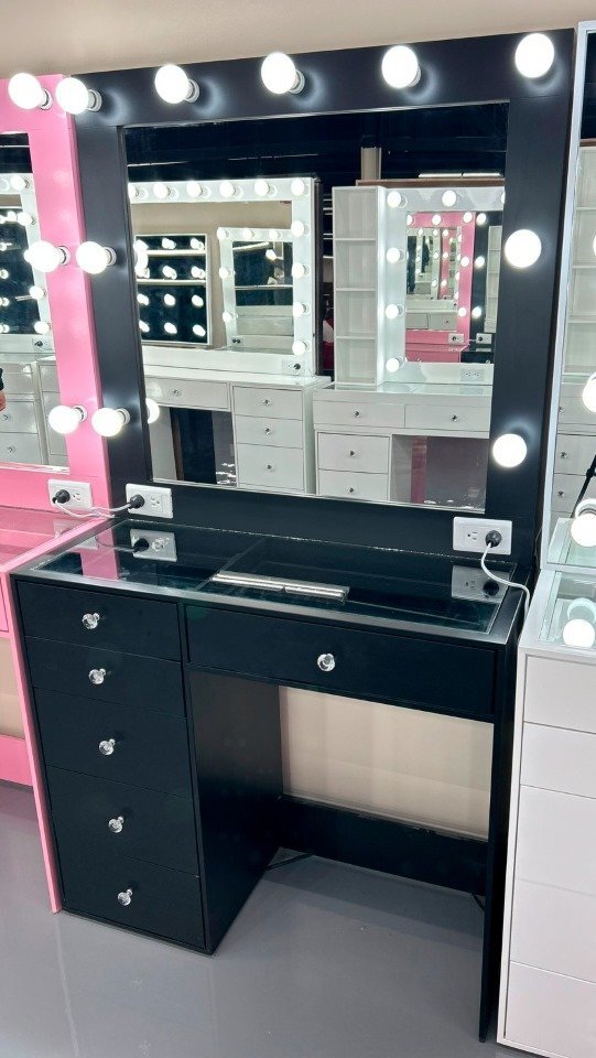 6a603e1d-6f5e-46bc-91c7-384990d04f1e.jpeg VANITY TORRE CON CRISTAL